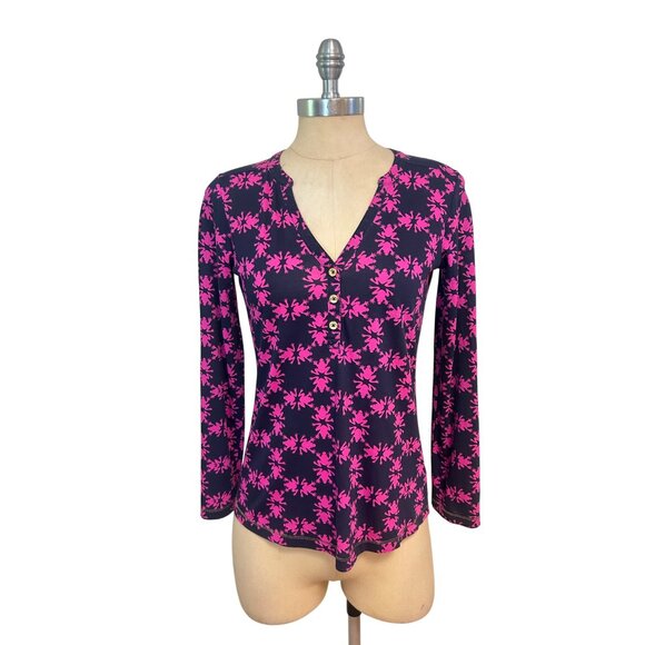 Lilly Pulitzer Janelle Get Hoppy Henley Top Cotton with Frogs size Small - Picture 2 of 6